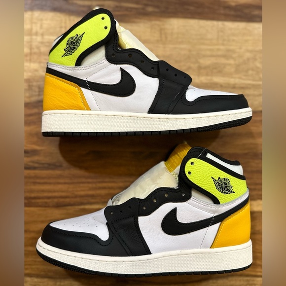 Jordan Other - Nike Jordan 1 Retro High Youth Sz 5.5 OG volt Gold White Kids Teen Basketball